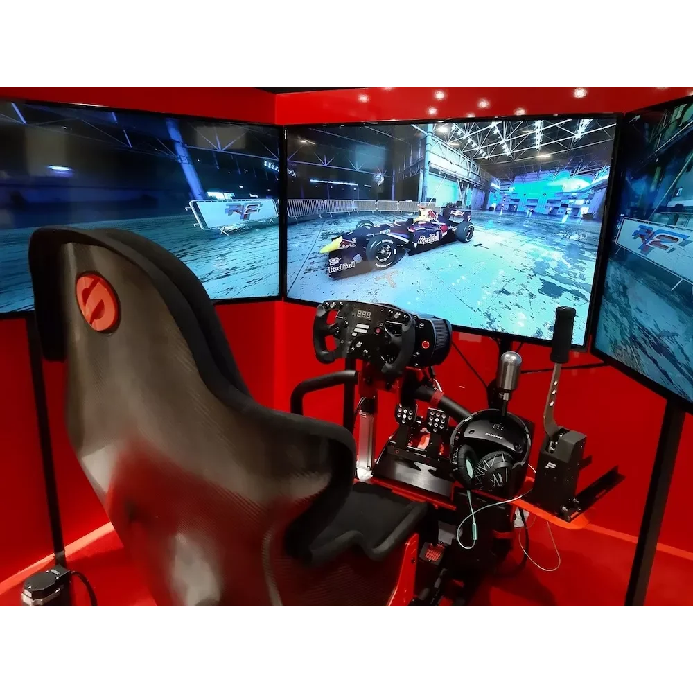 initiation-au-pilotage-sur-simulateur-de-course-automobile